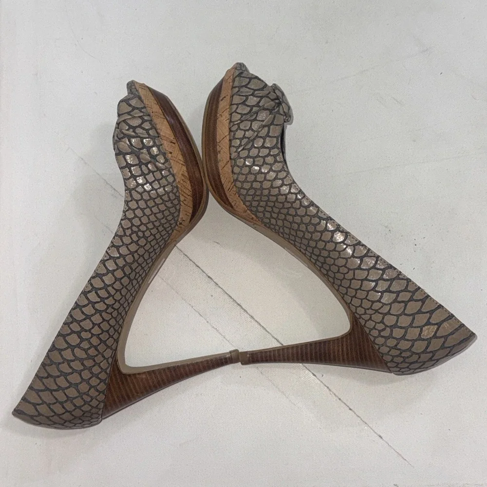 Moda Peep Toe Snakeskin Taupe Stiletto Bow Wedge Platform Pumps‎ Heels 8.5 M
